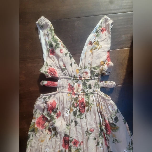 @LIKE NEW! Rue 21 Medium Floral print Cutout Side-slit Maxi dress ivory combo - Picture 3 of 4